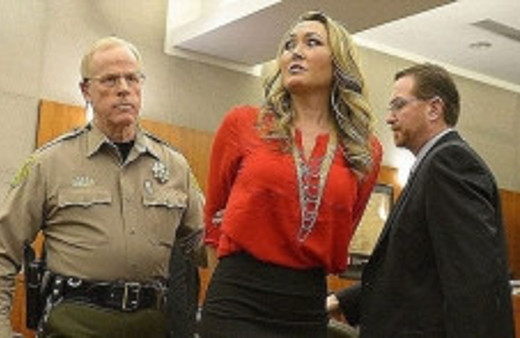 Öğretmen erkek öğrencileriyle defalarca...