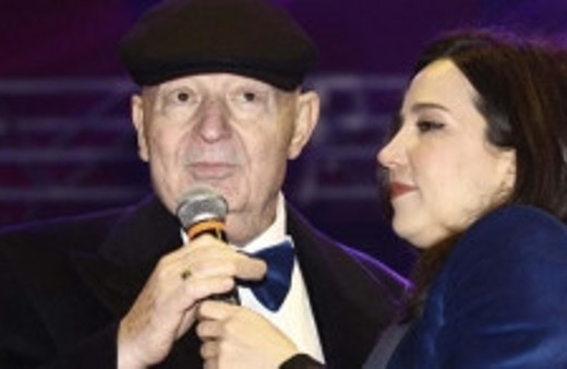 İpek Açar'dan Kayahan için anlamlı şarkı