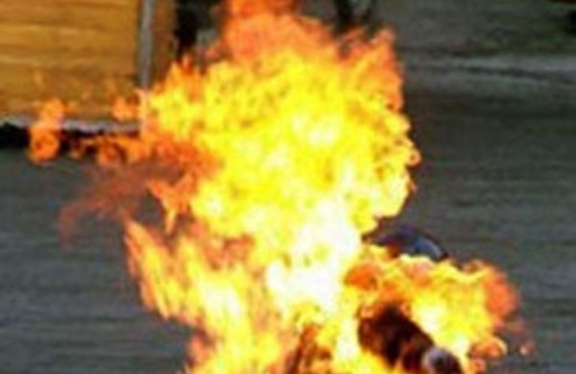 Rahibe kendini cayır cayır yaktı! 