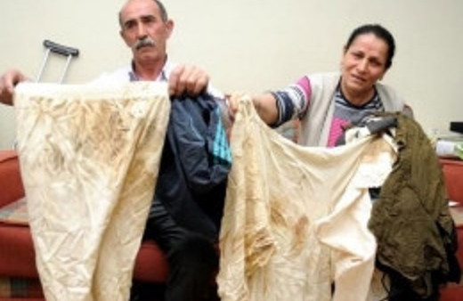 2.5 yıl sonra kanlı elbiseleri geldi