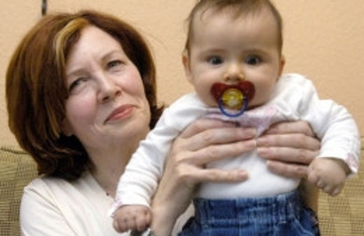 65 yaşında dördüz annesi olacak