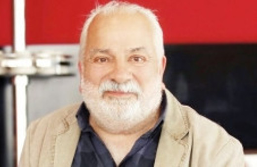 Zeki Alasya sevenlerini korkuttu ama...