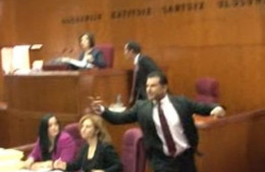 Meclis'te büyük gerilim! Başbakan'ın üstüne yürüdü!