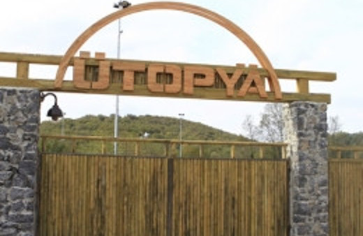 Ütopya'da büyük olay: Semih kaynar su fırlattı!