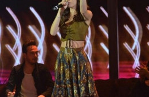 Seda Bakan Beyaz Show'da şarkı söyledi!