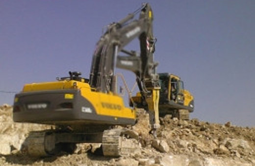 Kanalizasyon kazısında lahit bulundu