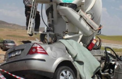 'U dönüşü' faciası: 3 ölü!