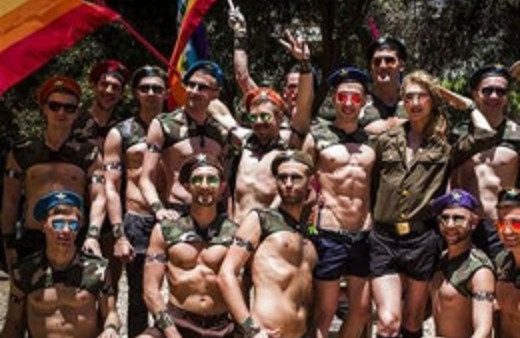 Tel Aviv'de on binlerce eşccinsel yürüdü