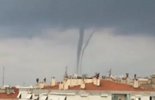 İzmir'de çifte hortum böyle görüntülendi