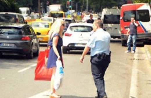 Polisi çıldırttı: Bomba var hanımefendi!