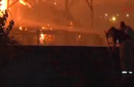 İzmir'de kağıt fabrikasında yangın