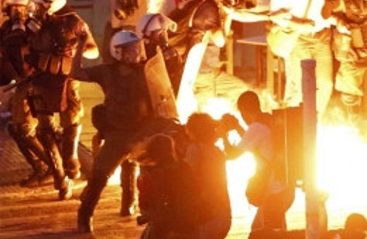 Yunanistan'da sokaklar alev topu!