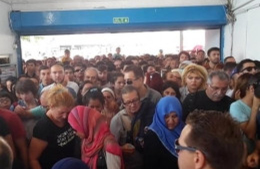 Kabataş İskelesi'nde izdiham korkuttu