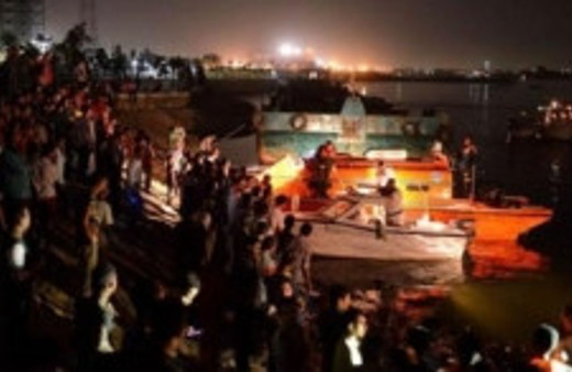 İki gemi çarpıştı en az 15 ölü