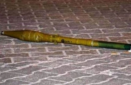 Polis ateş açınca roketi bırakıp kaçtılar!