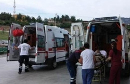 Balıkesir'de işçi servisi kaza yaptı!