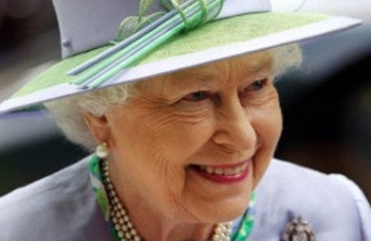 Kraliçe biri frenleri iyi yağlamış deyince...