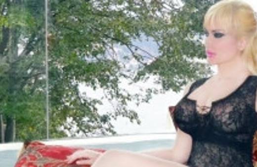 Adnan Hoca'nın kediciği dans ederek soyundu!