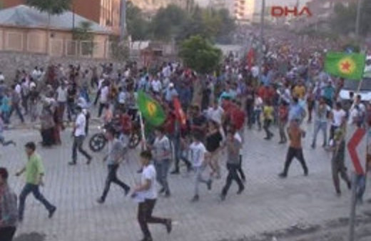 Hakkari'de PKK'lı cenazesinde ortalık karıştı!