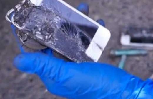 Phone'lar Porsche'ye fren balatası oldu!