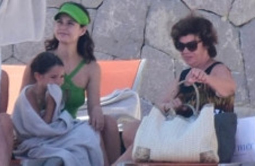 Beren Saat'ten HDP iddiasına fotoğraflı yanıt