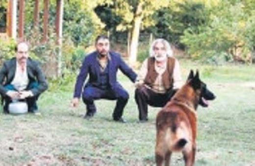 Düğün Dernek oyuncuları dondu kaldı