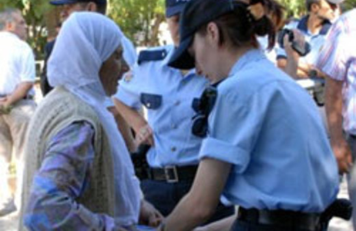 Kadın polisler 2 santimle rekor kıracak!