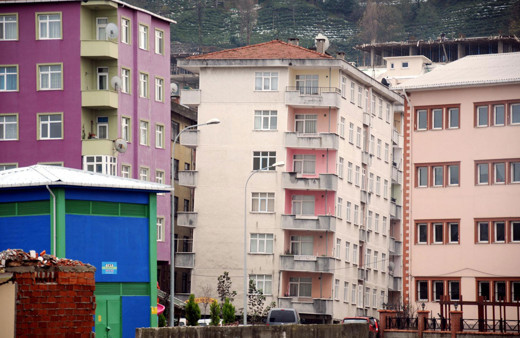 Rize'de binalar yan yattı korkutan görüntü
