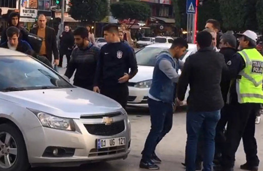 Adana'da yaya geçidi kavgası