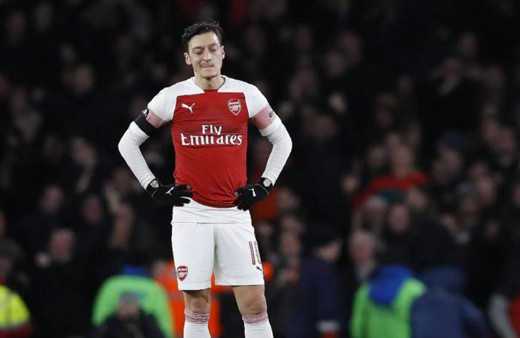 Arsenal'da Mesut Özil kadroya alınmadı