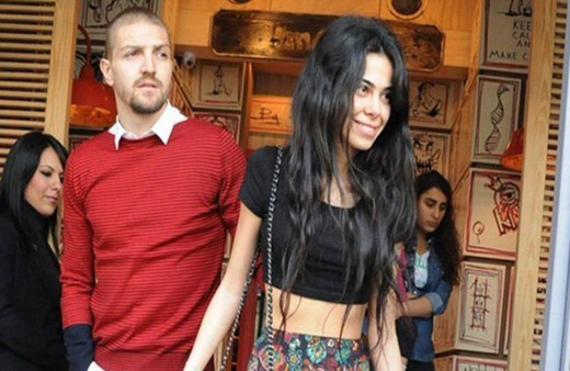 Asena Atalay'dan bomba gönderme: Sevgilime bugün kavuştum