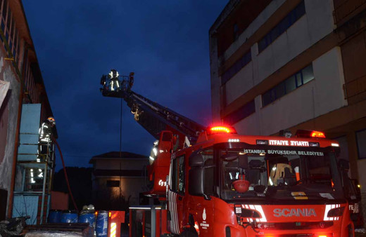 Tuzla'da korkutan yangında