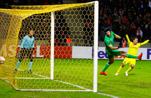 Arsenal'a soğuk duş! Eli boş döndü