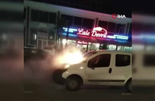 Otomobil alevlere teslim oldu