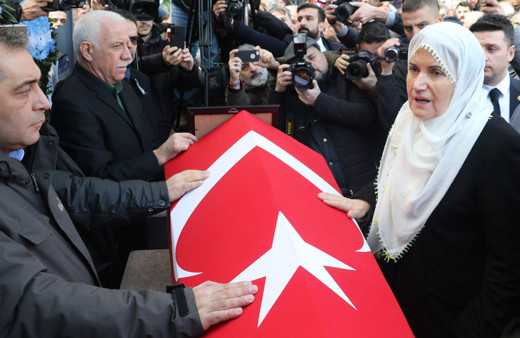 Ozan Arif son yolculuğuna uğurlandı