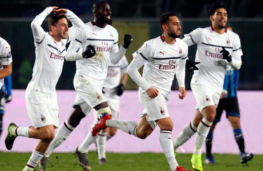 Hakan Çalhanoğlu yıldızlaştı Milan galibiyete 3 golle ulaştı