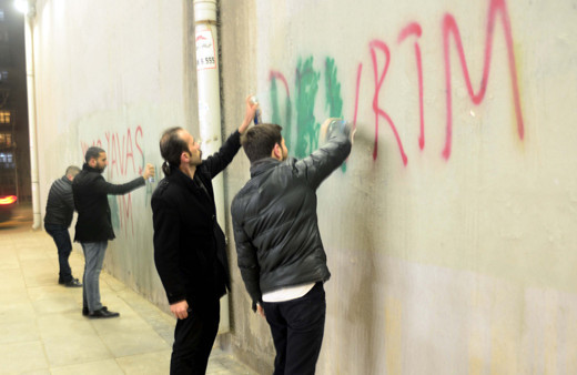 Mansur Yavaş bu duvar yazılarına çok kızdı