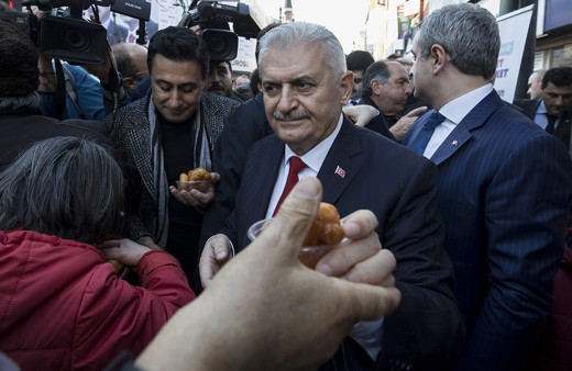 Binali Yıldırım, CHP Seçim Koordinasyon Merkezi'ni ziyaret etti
