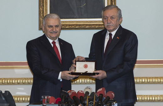 Binali Yıldırım TBMM görevini Celal Adan'a devretti