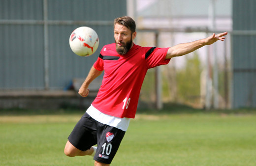 Elazığspor'un kaptanı kampı terk etti!