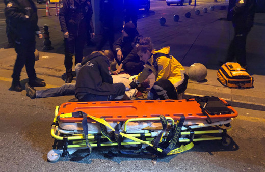 İntihara kalkışan adamı boynuna geçirdiği ip kurtardı