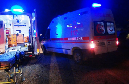 Osmaniye'de MHP'nin seçim aracı devrildi