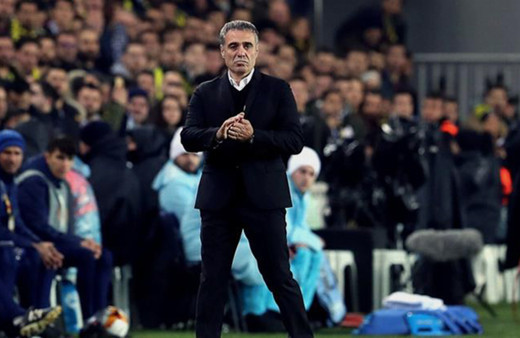 Ersun Yanal 3 mevkide kararsız!