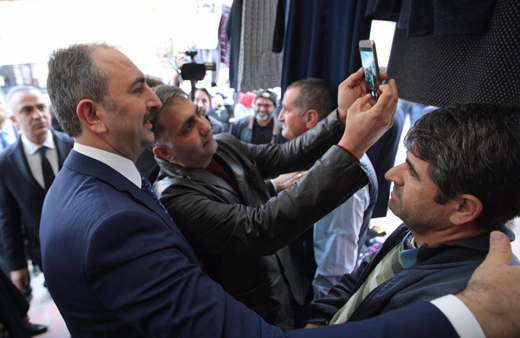 Abdulhamit Gül'den seçmeni 31 Mart uyarısı