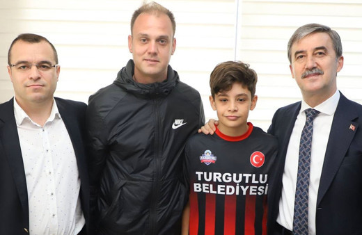 Turgutluspor'dan Fenerbahçe'ye transfer oldu
