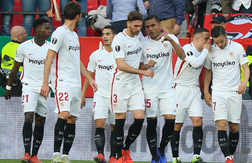 Sevilla, Lazio'yu rahat geçti