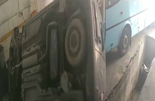 Oto sanayide halk otobüsü dehşeti! Yerle bir etti