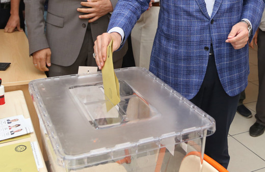 Üç şehirde geçersiz oylar yeniden incelenecek