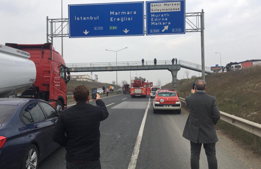 Tekirdağ'da intihar girişimi Trafiği kilitledi