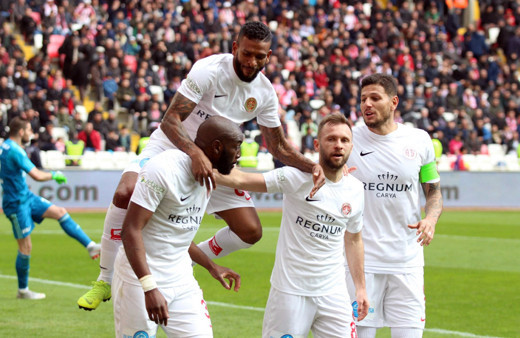 Antalyaspor, galibiyet hasretini Sivas'ta dindirdi!